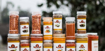 ঢেঁকি বাজার শুধু মসলা বিক্রি করে না, আমরা বিক্রি করি নিশ্চিন্ত রান্নার বিশ্বাস।